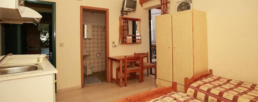 Astir Rooms Poros  Exterior foto